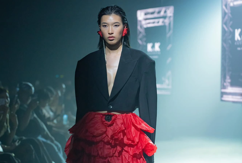 Dahan Phương Oanh trong thiết kế của K&K FASHION x PHI PHẠM Dahan Phương Oanh trong thiết kế của K&K FASHION x PHI PHẠM