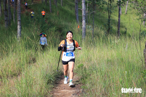 Lộ cung đường chạy Đà Lạt mộng mơ tại Lâm Đồng Trail - Ảnh 8. Độ cao của đường chạy rất đa dạng theo địa hình của Khu dự trữ sinh quyển Langbiang - Ảnh: M.V.