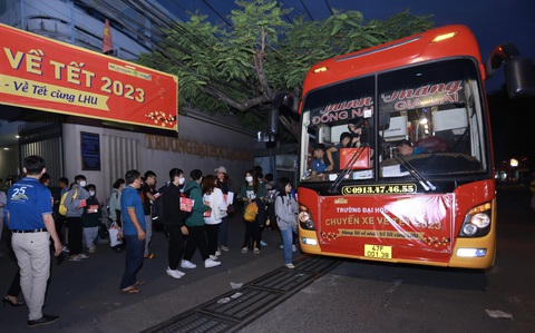 Một trường đại học cho sinh viên nghỉ Tết 37 ngày, nhiều trường cho nghỉ một tháng - Ảnh 1. Sinh viên Trường đại học Lạc Hồng được nghỉ Tết sớm và vào học trễ - Ảnh: LHU