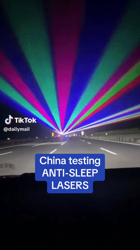 Trung Quốc dùng laser chống tài xế ngủ gật trên cao tốc - Ảnh 1. Trung Quốc thử nghiệm biện pháp lạ để hạn chế tình trạng người lái ngủ gật - Ảnh cắt từ video, nguồn: Daily Mail