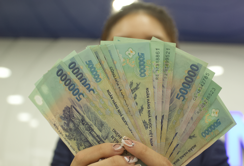Đại gia Huy 'máy nổ' và một siêu thị điện máy TP.HCM bị ngân hàng xiết nợ- Ảnh 1. Gần đây, các ngân hàng ráo riết bán bất động sản hoặc tài sản khác để xử lý nợ xấu - Ảnh: CƯỜNG NGÔ