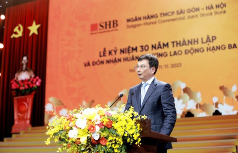 SHB đón nhận Huân chương Lao động hạng Ba- Ảnh 2. Phó Thống đốc Phạm Thanh Hà đánh giá cao các thành tựu cũng như những đóng góp của SHB đối với sự phát triển ổn định của kinh tế - xã hội - Ảnh: CTV