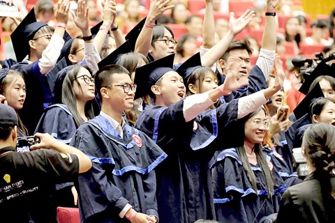 Học giỏi sao làm việc lại khó? - Ảnh 10. Sinh viên Trường đại học Ngoại thương tham dự lễ trao bằng tốt nghiệp tháng 9-2023 - Ảnh: NGUYÊN BẢO