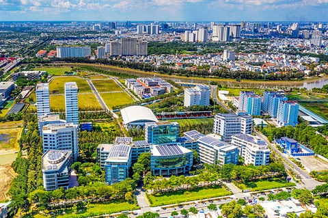 Vụ Trường ĐH Tôn Đức Thắng mua bài báo quốc tế: Sinh viên được lợi gì không? - Ảnh 1. Toàn cảnh Trường đại học Tôn Đức Thắng (quận 7, TP.HCM) - Ảnh: QUANG ĐỊNH