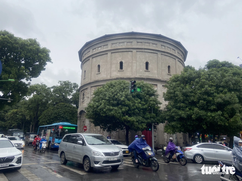 Sau lễ hội tháp nước Hàng Đậu sẽ lại trở về là một phế tích? - Ảnh: T.ĐIỂU Sau lễ hội, tháp nước Hàng Đậu sẽ lại trở về là một phế tích? - Ảnh: T.ĐIỂU