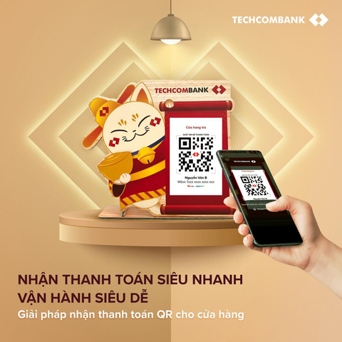 Giải pháp nhận thanh toán QR siêu nhanh cho chủ cửa hàng - Ảnh 3. Chủ cửa hàng trưng bày mã QR tại quầy thu ngân, khách hàng thanh toán đơn hàng chỉ với một lần quét - Ảnh: TCB