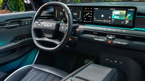 Phiên bản nâng cấp Kia EV6 sẽ ra mắt năm sau: Nội thất cải tiến, thiết kế như đàn anh cỡ lớn - Ảnh 2. Nội thất Kia EV6 facelift dự kiến mượn dàn 2 màn hình 12,3 inch và màn 5 inch chung khung kính từ EV9 - Ảnh: Kia