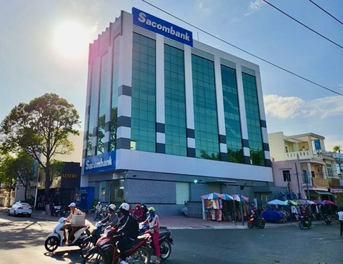 Truy tố vụ tham ô tài sản và thiếu trách nhiệm tại ngân hàng Sacombank chi nhánh Cam Ranh - Ảnh 1. Sai phạm tại phòng giao dịch Cam Ranh, Sacombank chi nhánh Khánh Hòa - Ảnh: THANH CHƯƠNG