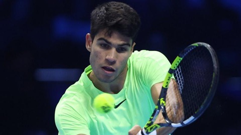 Tin tức thể thao sáng 14-11: Alcaraz thất bại ở trận ra quân ATP Finals, Fabregas lần đầu làm HLV - Ảnh 1. Alcaraz đã thất bại trong trận ra quân ở ATP Finals 2023 - Ảnh: BBC Sports