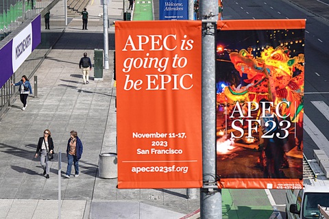 Tiếng nói Việt Nam ở APEC - Ảnh 1. Đường phố San Francisco được trang trí trước Tuần lễ cấp cao APEC 2023 - Ảnh: AFP