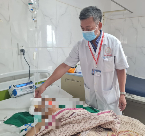 Các bác sĩ ở Bệnh viện đa khoa vùng Tây Nguyên đã phẫu thuật cấp cứu bệnh nhi bị đạn bắn xuyên vào đầu - Ảnh: Các bác sĩ ở Bệnh viện Đa khoa vùng Tây Nguyên đã phẫu thuật cấp cứu bệnh nhi bị đạn bắn xuyên vào đầu - Ảnh: T.D.