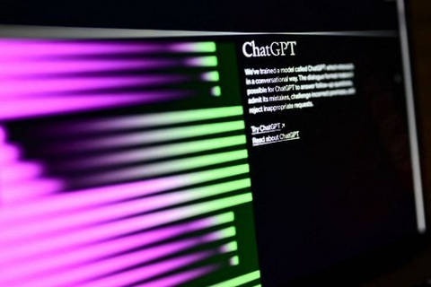 Brazil judge Jefferson Rodrigues is summoned to explain how he came to publish a decision strewn with legal errors formulated by online AI tool ChatGPT. – AFP pic, November 14, 2023. Hội đồng Tư pháp quốc gia Brazil cảnh báo tình trạng ngày càng có nhiều thẩm phán phụ thuộc vào AI, trong khi Brazil chưa có quy định pháp luật nào về việc này - Ảnh: AFP