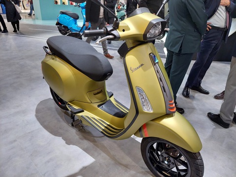 Vespa Primavera và Sprint S 2024: Không chỉ thay mỗi màu như trước, thêm bản chạy điện - Ảnh 8. Vespa Primavera và Sprint S 2024: Không chỉ thay mỗi màu như trước, thêm bản chạy điện - Ảnh 8.