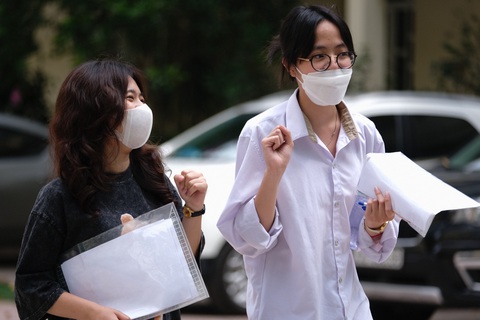 Kiến nghị phương án thi tốt nghiệp từ năm 2025 với 2 môn bắt buộc - Ảnh 1. Từ năm 2025 thí sinh dự thi tốt nghiệp THPT sẽ theo phương án mới - Ảnh: NAM TRẦN