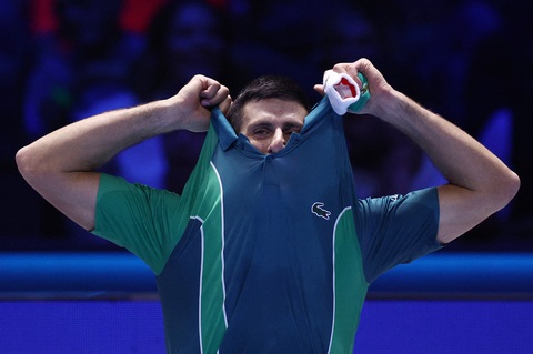 Tin tức thể thao sáng 15-11: Djokovic thua Sinner ở ATP Finals, Bellingham rời tuyển Anh - Ảnh 1. Djokovic thua Sinner ở ATP Finals 2023 - Ảnh: REUTERS
