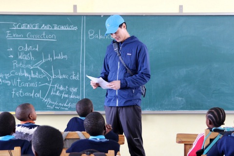 Jo In Sung quyên góp tiền thưởng cho trẻ em ở Tanzania - Ảnh 5. Jo In Sung đã đến thăm trường Singida New Vision School vào năm 2019
