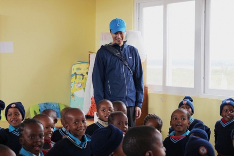 Jo In Sung quyên góp tiền thưởng cho trẻ em ở Tanzania - Ảnh 3. Jo In Sung quyên góp tiền thưởng cho trẻ em ở Tanzania - Ảnh 3.