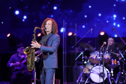 Kenny G Live in Vietnam diễn ra trong gần 120 phút theo đúng format biểu diễn của nghệ sĩ Kenny G tại các sân khấu lớn trên thế giới - Ảnh: HÒA NGUYỄN Kenny G Live in Vietnam diễn ra trong gần 120 phút theo đúng format biểu diễn của nghệ sĩ Kenny G tại các sân khấu lớn trên thế giới - Ảnh: HÒA NGUYỄN