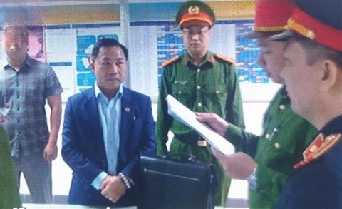 Cơ quan cảnh sát điều tra Công an tỉnh Thái Bình công bố các quyết định và lệnh với ông Lưu Bình Nhưỡng - Ảnh: Bộ Công an Cơ quan cảnh sát điều tra Công an tỉnh Thái Bình công bố các quyết định và lệnh với ông Lưu Bình Nhưỡng - Ảnh: Bộ Công an