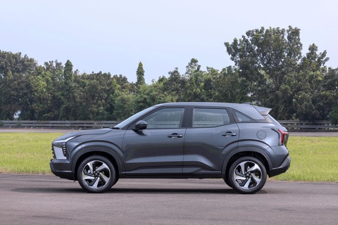 Mitsubishi Xforce so kè với Seltos, Creta: Sức mạnh không bằng, nhưng hơn nhiều mặt - Ảnh 2. Kích thước tổng thể lớn có đồng nghĩa với không gian rộng rãi hay không thì còn phải chờ đến khi xe chính thức ra mắt. Còn theo Mitsubishi, cabin 5 chỗ nằm trong số những cabin rộng rãi và thiết thực nhất trong phân khúc - Ảnh: Facebook