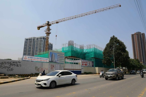 10 dự án nhà ở xã hội, nhà ở công nhân được khởi công xây dựng trong 10 tháng qua nằm ở tỉnh, thành nào - Ảnh 1. Dự án nhà ở xã hội NHS Trung Văn (Hà Nội) được khởi công xây dựng trong năm 2023 đã tạo cuộc cạnh tranh quyết liệt giành suất mua khi 1.300 người bốc thăm 149 suất mua nhà - Ảnh: DANH KHANG