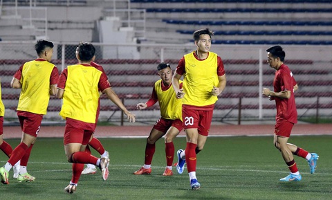 Chờ xem bộ khung ưng ý của HLV Troussier - Ảnh 1. Các tuyển thủ Việt Nam tích cực tập luyện tại Philippines - Ảnh: VFF