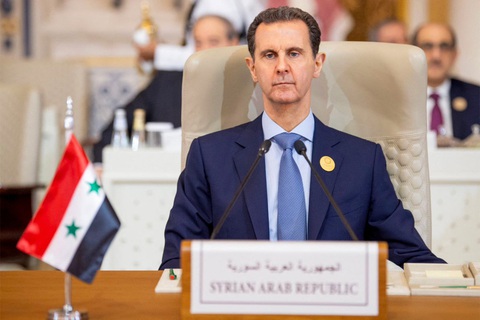 Pháp phát lệnh bắt đối với Tổng thống Syria cho tội ác chống lại loài người - Ảnh 1. Tổng thống Syria Bashar al-Assad trong cuộc gặp với Liên đoàn Ả Rập tại thủ đô Riyadh, Saudi Arabia ngày 11-11-2023 - Ảnh: AFP