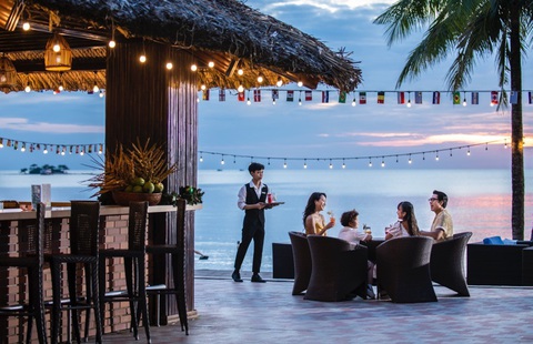 Toàn cảnh quần thể nghỉ dưỡng “đón sóng” Maroon 5 và 8Wonder Winter Festival - Ảnh 4. Vinpearl Resort & Spa Phú Quốc mang đến trải nghiệm ẩm thực từ buffet quốc tế đến fine dining đẳng cấp. Ảnh: Đ.H
