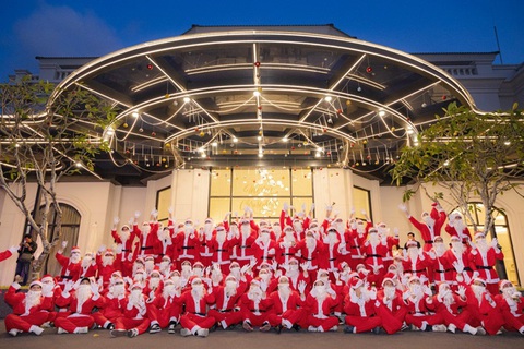8Wonder Winter hứa hẹn thổi bùng bầu không khí hội hè liên hoàn thú vị và náo nhiệt xuyên ngày đêm tại Grand World. Ảnh: Đ.H 8Wonder Winter hứa hẹn thổi bùng bầu không khí hội hè liên hoàn thú vị và náo nhiệt xuyên ngày đêm tại Grand World. Ảnh: Đ.H