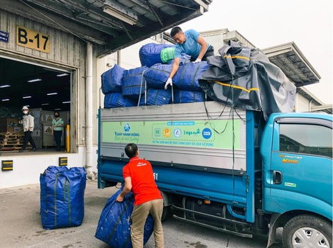 Tái sinh rác thải nhựa, cùng J&T Express ‘kiến tạo tương lai xanh’ - Ảnh 4. Tái sinh rác thải nhựa, cùng J&T Express ‘kiến tạo tương lai xanh’ - Ảnh 4.