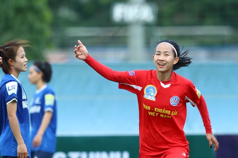 Tiền đạo Nguyễn Thị Thúy Hằng ghi bàn giúp CLB Than Khoáng sản Việt Nam thắng 4-1 trước Thái Nguyên T&T - Ảnh: MINH ĐỨC Tiền đạo Nguyễn Thị Thúy Hằng ghi bàn giúp CLB Than Khoáng Sản Việt Nam thắng 4-1 trước Thái Nguyên T&T - Ảnh: MINH ĐỨC
