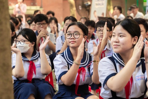 Mở sân chơi tiếng Anh 'Công dân toàn cầu' cho thiếu niên Việt Nam - Ảnh 1. Thiếu nhi hưởng ứng sân chơi "Thiếu niên Việt Nam - Công dân toàn cầu" năm 2023 - Ảnh: Hội đồng Đội Trung ương