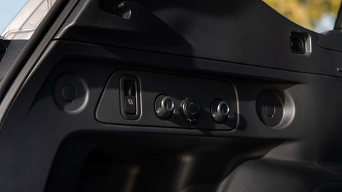 Subaru Forester 2025: Bổ sung bản hybrid đáng chờ, thiết kế gây tranh cãi - Ảnh 20. Subaru Forester 2025: Bổ sung bản hybrid đáng chờ, thiết kế gây tranh cãi - Ảnh 20.