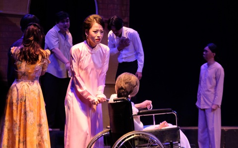 Vở Nghiệp quật - Ảnh: LINH ĐOAN Vở Nghiệp quật - Ảnh: LINH ĐOAN
