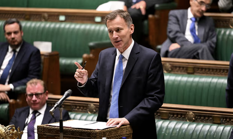 Bộ trưởng Tài chính Anh Jeremy Hunt - Ảnh: REUTERS Bộ trưởng Tài chính Anh Jeremy Hunt - Ảnh: REUTERS