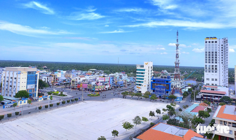 Hàng loạt lãnh đạo huyện, thành phố tại tỉnh Bến Tre bị xem xét xử lý trách nhiệm - Ảnh 1. Theo kết luận Thanh tra tỉnh Bến Tre, trong giai đoạn tháng 7-2014 đến tháng 5-2020, việc ban hành quyết định miễn, giảm tiền sử dụng đất cho người có công không đủ điều kiện cho 99 hồ sơ, trong đó có 19 hồ sơ bị lợi dụng chính sách với số tiền hơn 5,6 tỉ đồng. Trong ảnh: một góc TP Bến Tre - Ảnh: MẬU TRƯỜNG