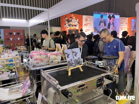 Chưa đầy 5% doanh nghiệp có tăng trưởng về doanh thu, lợi nhuận - Ảnh 1. Nhiều doanh nghiệp thuộc nhiều ngành kinh tế gặp khó vì những thách thức - Ảnh: N.BÌNH