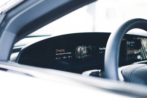 Hyundai, Kia nắm giữ top xe điện sạc nhanh nhất, Tesla suýt không có mặt trong top 10 - Ảnh 2. Sạc nhanh cũng là một phương thức giúp hạn chế lo ngại về tầm vận hành xe điện - Ảnh: Lucid