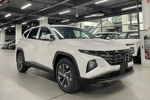 Tin tức giá xe: Loạt xe giảm giá hàng trăm triệu nhưng chỉ có một mẫu ngang ngửa 'vua doanh số' - Ảnh 4. Hyundai Tucson cũng có mức giảm giá mạnh - Đại lý Hyundai