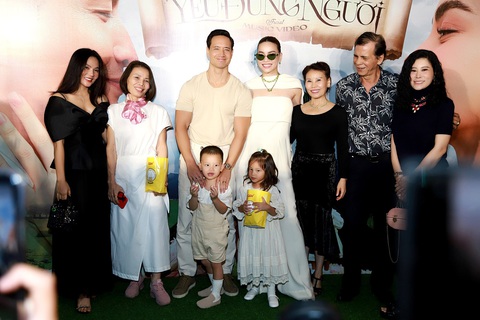 Hồ Ngọc Hà bên gia đình và người thân Hồ Ngọc Hà bên gia đình và người thân