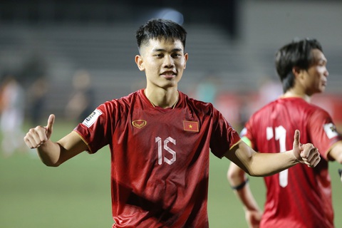 Cầu thủ trẻ 19 tuổi Nguyễn Đình Bắc ghi bàn ấn định chiến thắng 2-0 cho tuyển Việt Nam trước Philippines - Ảnh: HỮU TẤN Cầu thủ trẻ 19 tuổi Nguyễn Đình Bắc ghi bàn ấn định chiến thắng 2-0 cho tuyển Việt Nam trước Philippines - Ảnh: HỮU TẤN