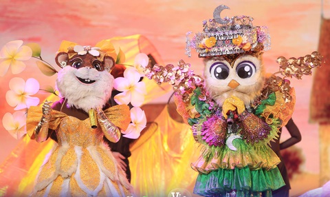 Cú Tây Bắc song ca cùng Tí Nâu Thùy Chi trong Ca sĩ mặt nạ - Ảnh: BTC Cú Tây Bắc song ca cùng Tí Nâu Thùy Chi trong Ca sĩ mặt nạ - Ảnh: BTC