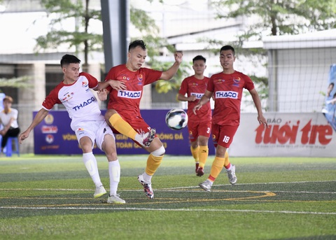 Nghệ An, Hải Phòng thắng kịch tính ở lượt trận thứ 2 - Ảnh 2. Thua trận nhưng Bình Dương (áo trắng) đã suýt tạo nên cú ngược dòng không tưởng - Ảnh: QUANG ĐỊNH