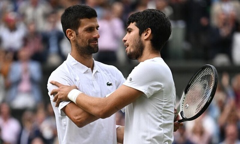 Tin tức thể thao sáng 18-11: Tuyển Ý sống lại hy vọng dự Euro 2024 - Ảnh 3. Djokovic chạm trán Alcaraz ở bán kết ATP Finals - Ảnh: REUTERS