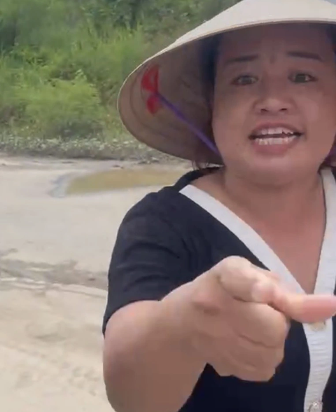 Bắt nhóm thu tiền 'phí môi trường' xe ben, container... ở Thủ Đức - Ảnh 4. Tuyến chửi bới, hăm dọa tài xế - Ảnh: Công an cung cấp