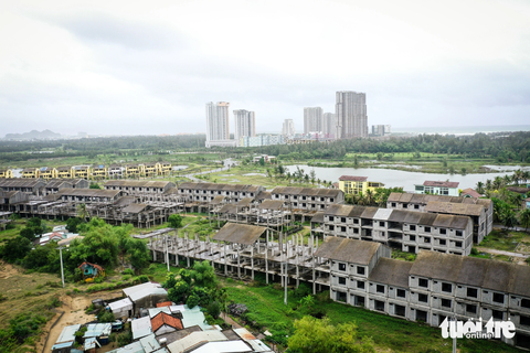 Thẩm định lại giá đất dự án Datquang Riverside và 3 dự án khác tại Quảng Nam - Ảnh 1. Một dự án bất động sản xây dựng dở dang tại phường Điện Ngọc, thị xã Điện Bàn, Quảng Nam - Ảnh: TẤN LỰC