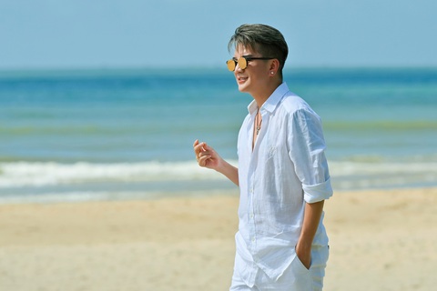 Đàm Vĩnh Hưng bắt tay với nhóm DTAP thực hiện bản mashup “đắt tiền" - Ảnh: NVCC Đàm Vĩnh Hưng bắt tay với nhóm DTAP thực hiện bản mashup “đắt tiền" - Ảnh: NVCC