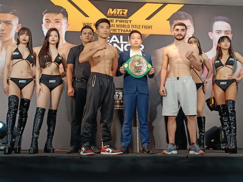 Minh Phát tranh đai WBC Muay Thai thế giới với võ sĩ Iran - Ảnh 1. Trương Cao Minh Phát (trái) và Mostfa Armand sẵn sàng cho trận tranh đai WBC Muay Thai thế giới - Ảnh: T.P.