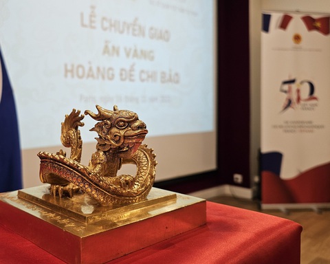 Ấn vàng Hoàng đế chi bảo về nước nhưng thuộc bộ sưu tập tư nhân - Ảnh: Cục di sản văn hóa Ấn vàng Hoàng đế chi bảo về nước nhưng thuộc bộ sưu tập tư nhân - Ảnh: Cục Di sản văn hóa