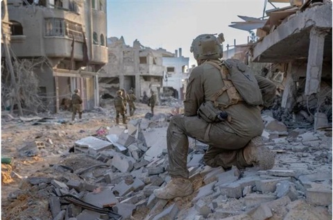 Tổng thống Mỹ: Gaza và Bờ Tây cần được chính quyền Palestine quản lý - Ảnh 1. Binh sĩ Israel được triển khai tại Dải Gaza ngày 12-11-2023 - Ảnh: THX/TTXVN